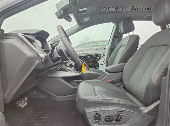 WA12UBFZ2SP030295 2025 AUDI Q4 White 