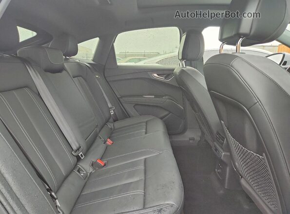 WA12UBFZ2SP030295 2025 AUDI Q4 White 