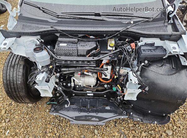 WA12UBFZ2SP030295 2025 AUDI Q4 White 