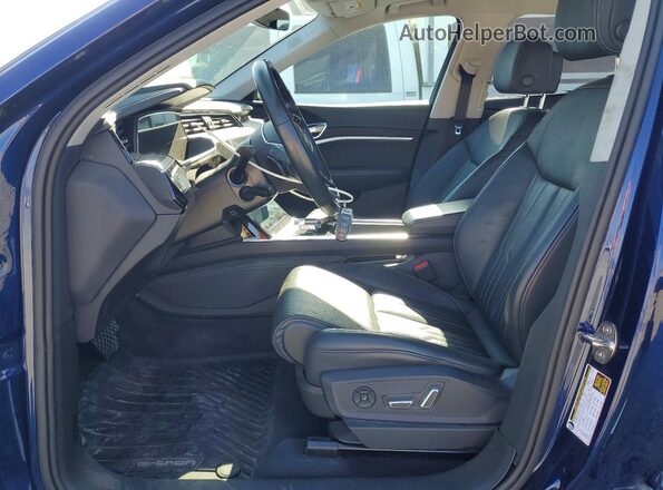 WA13AAGE6NB025685 2022 AUDI E-TRON Blue წინა სალონის ხედი