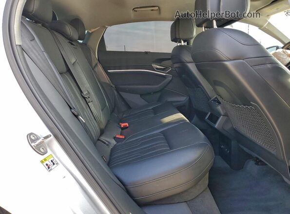 WA13ABGE1MB002304 2021 AUDI E-TRON White Widok tylnych siedzeń