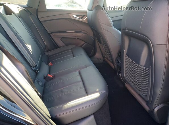 WA142BFZ3PP026066 2023 AUDI Q4 Black Widok tylnych siedzeń
