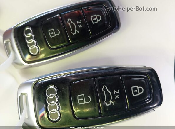 WA14AAGE0RB015891 2024 AUDI Q8 E-TRON Серый Вид панели приборов