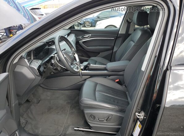 WA14AAGE6RB011909 2024 AUDI Q8 Black Front interior view