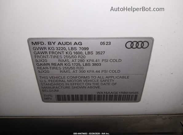 WA15AAGE1RB019565 2024 AUDI Q8 E-TRON White Widok komory silnika