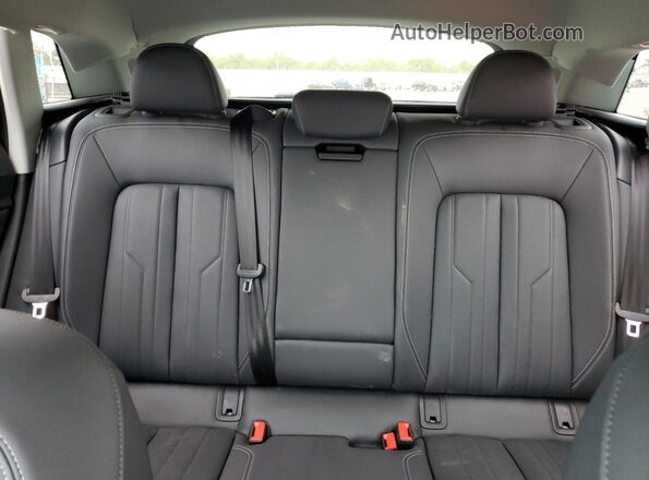 WA15AAGE2RB041770 2024 AUDI Q8 White უკანა სავარძლების ხედი