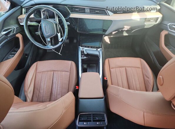 WA15AAGE3RB016098 2024 AUDI Q8 Белый 