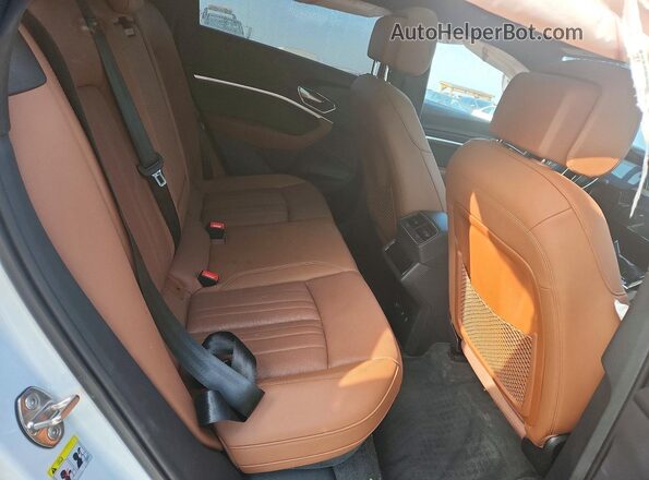 WA15AAGE3RB016098 2024 AUDI Q8 Белый 