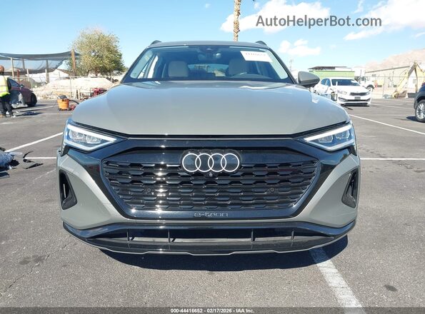 WA15AAGE3RB056665 2024 AUDI Q8 E-TRON Gray Вид задньої частини салону
