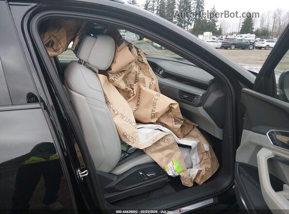 WA16AAGE4RB052497 2024 AUDI Q8 E-TRON Black Vista interior delantera