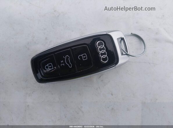 WA16AAGE4RB052497 2024 AUDI Q8 E-TRON Black Vista del salpicadero