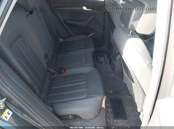 WA1AAAFY3M2004472 2021 AUDI Q5 Черный 