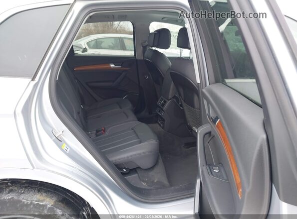 WA1AAAFYXM2132238 2021 AUDI Q5 Silver VIN կոդի պիտակի տեսք