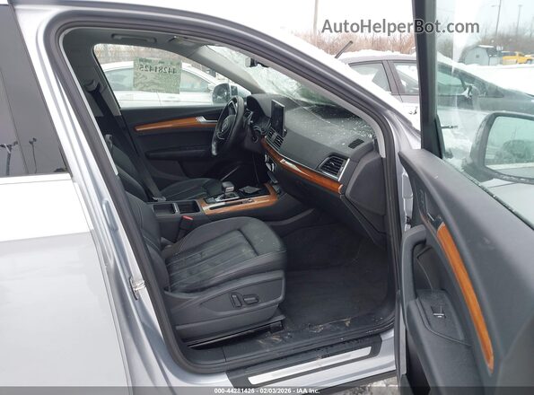 WA1AAAFYXM2132238 2021 AUDI Q5 Silver Սալոնի դիմացի տեսք