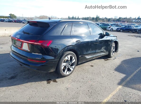WA1AAAGE1NB005657 2022 AUDI E-TRON Черный Задняя правая четверть