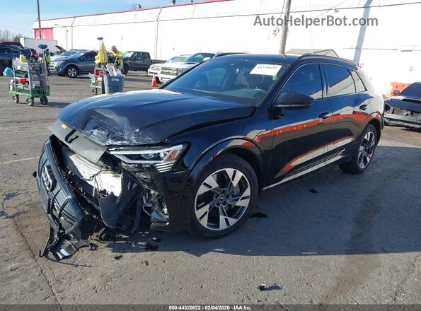 WA1AAAGE1NB005657 2022 AUDI E-TRON Черный Передняя левая четверть