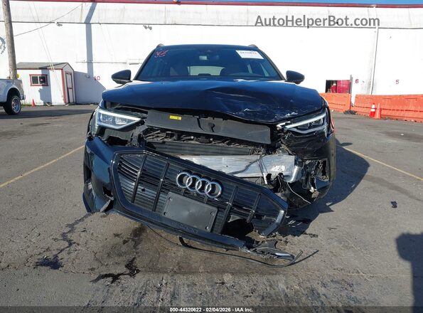 WA1AAAGE1NB005657 2022 AUDI E-TRON Черный Вид спереди