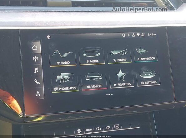 WA1AAAGE1NB005657 2022 AUDI E-TRON Черный 