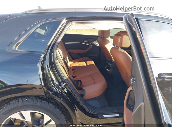 WA1AAAGE1NB005657 2022 AUDI E-TRON Черный Вид наклейки с VIN-кодом
