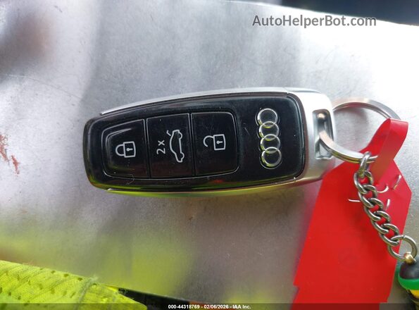 WA1AAAGE3NB004672 2022 AUDI E-TRON Silver წინა პანელის ხედი