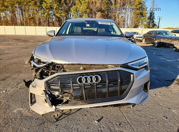 WA1AAAGE5NB007458 2022 AUDI E-TRON Серебряный Вид спереди