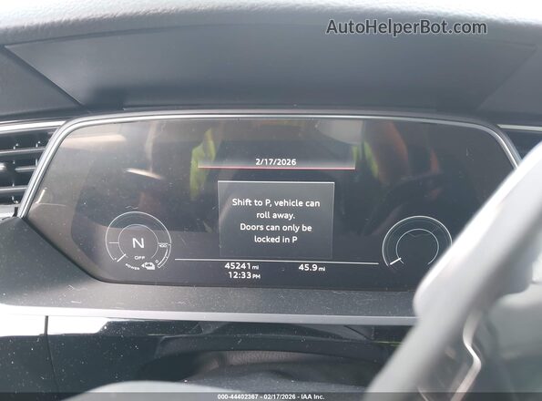 WA1AAAGE6NB020459 2022 AUDI E-TRON Silver უკანა სავარძლების ხედი