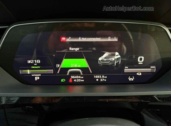 WA1AAAGE8MB010286 2021 AUDI E-TRON Белый Вид панели приборов