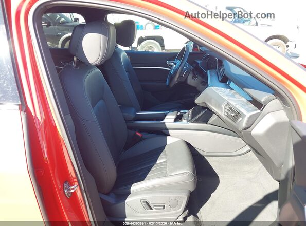 WA1AAAGE9NB013621 2022 AUDI E-TRON Orange 