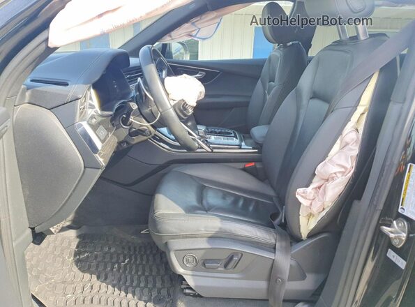 WA1ACBF76PD013750 2023 AUDI Q7 Black Вид салону спереду