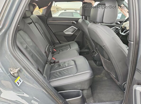 WA1AECF30K1077709 2019 AUDI Q3 Gray Հետևի նստատեղերի տեսք