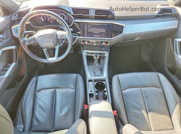 WA1AECF31K1076553 2019 AUDI Q3 Black Dashboard view