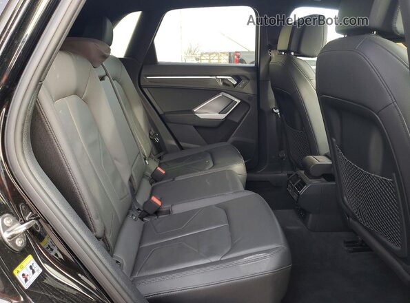 WA1AECF32L1080449 2020 AUDI Q3 Black უკანა სალონის ხედი