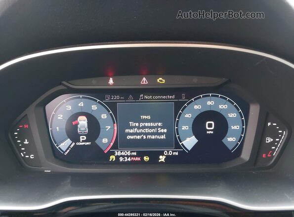 WA1AECF36K1070229 2019 AUDI Q3 White Vista de los asientos traseros