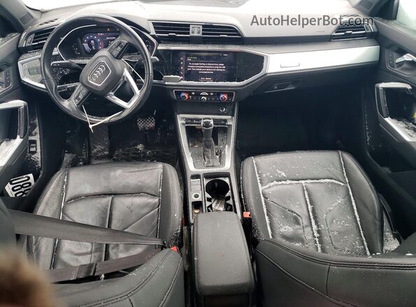 WA1AECF3XK1077359 2019 AUDI Q3 White Dashboard view