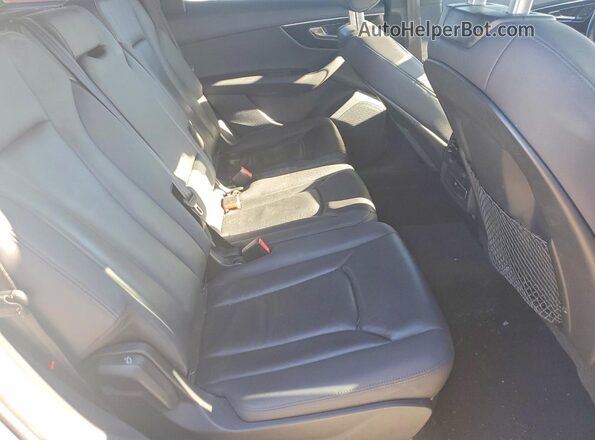 WA1AJBF76ND005635 2022 AUDI Q7 White უკანა სავარძლების ხედი