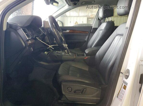 WA1ANAFY4J2007980 2018 AUDI Q5 White Front interior view