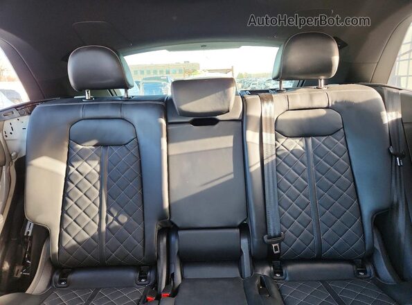 WA1AWBF12PD007978 2023 AUDI SQ8 White Rear seats view