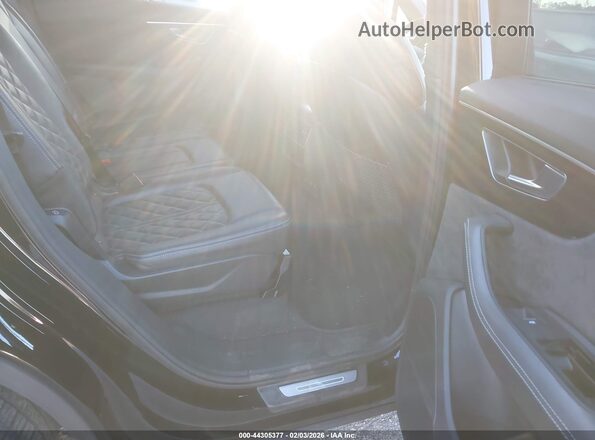 WA1AWBF76MD016652 2021 AUDI SQ7 Black Vista de la etiqueta del VIN