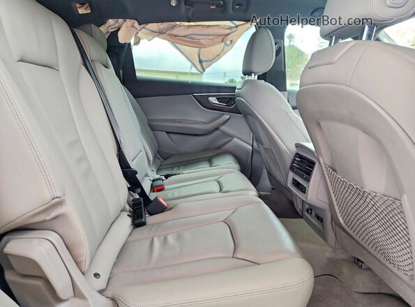 WA1AXAF72LD004925 2020 AUDI Q7 White Vista interior trasera