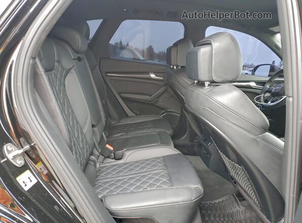 WA1B4AFY2R2021833 2024 AUDI SQ5 Black უკანა სალონის ხედი