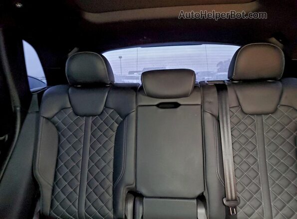 WA1B4AFY2R2021833 2024 AUDI SQ5 Black უკანა სავარძლების ხედი