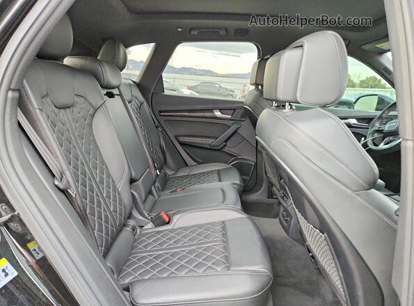 WA1B4AFY5M2032124 2021 AUDI SQ5 Black Rear interior view