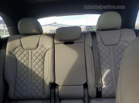 WA1B4AFY5S2050748 2025 AUDI SQ5 Black Widok tylnych siedzeń