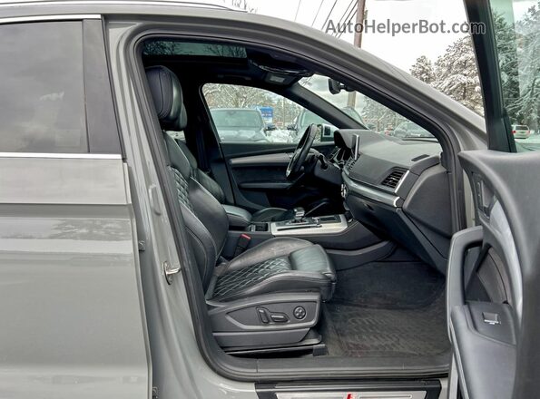 WA1B4AFYXK2022198 2019 AUDI SQ5 Gray Front view
