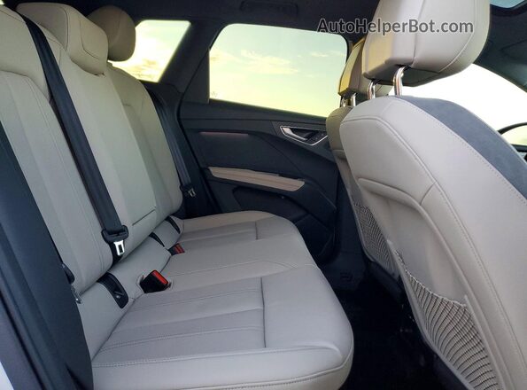 WA1B5BFZ0SP071912 2025 AUDI Q4 Белый 