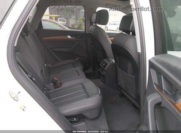 WA1BAAFY3M2020420 2021 AUDI Q5 White 