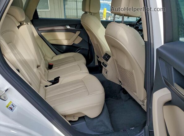 WA1BAAFY5M2129512 2021 AUDI Q5 White 