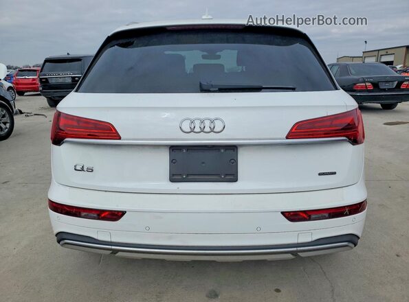 WA1BAAFY6M2069434 2021 AUDI Q5 White Widok z tyłu