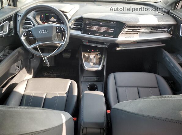 WA1BCBFZ0PP004711 2023 AUDI Q4 White Առջևի վահանակի տեսք