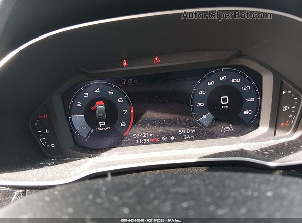 WA1BECF34L1046100 2020 AUDI Q3 White Widok tylnych siedzeń